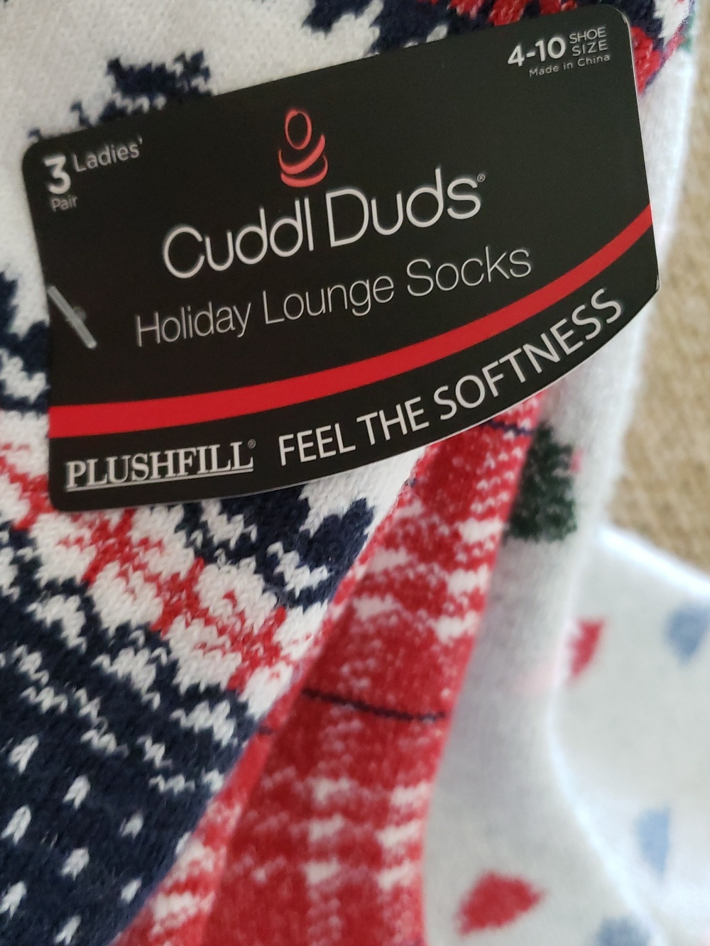 NWT-Cuddl Duds Ladies 3-Pack Patterned Holiday Lounge Socks Ladies Shoe SZ 4-10 - Picture 2 of 8
